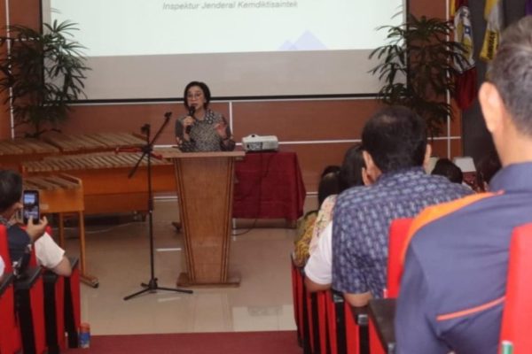 Kegiatan Bakti Sosial Mahasiswa di Daerah Terpencil